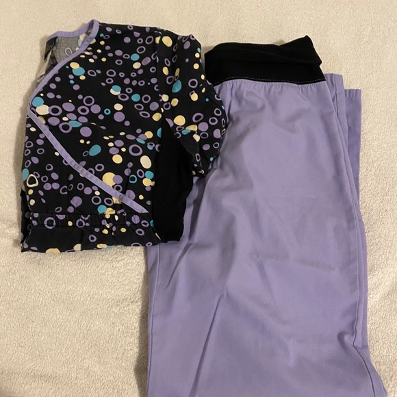 Scrub set - Picture 2 of 2